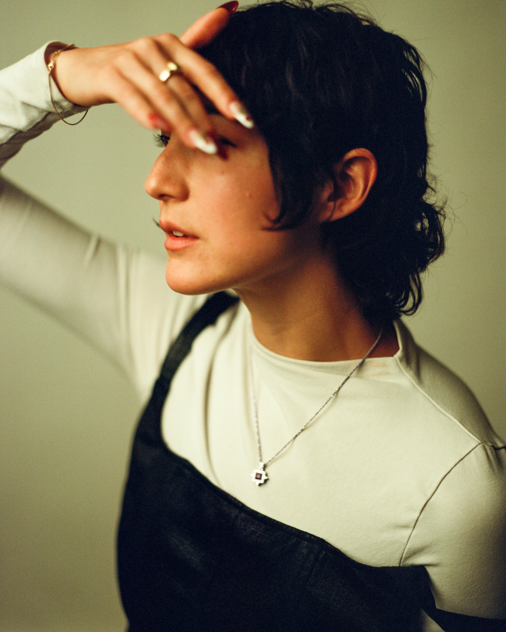 Graveshire Pendant / white gold + ruby