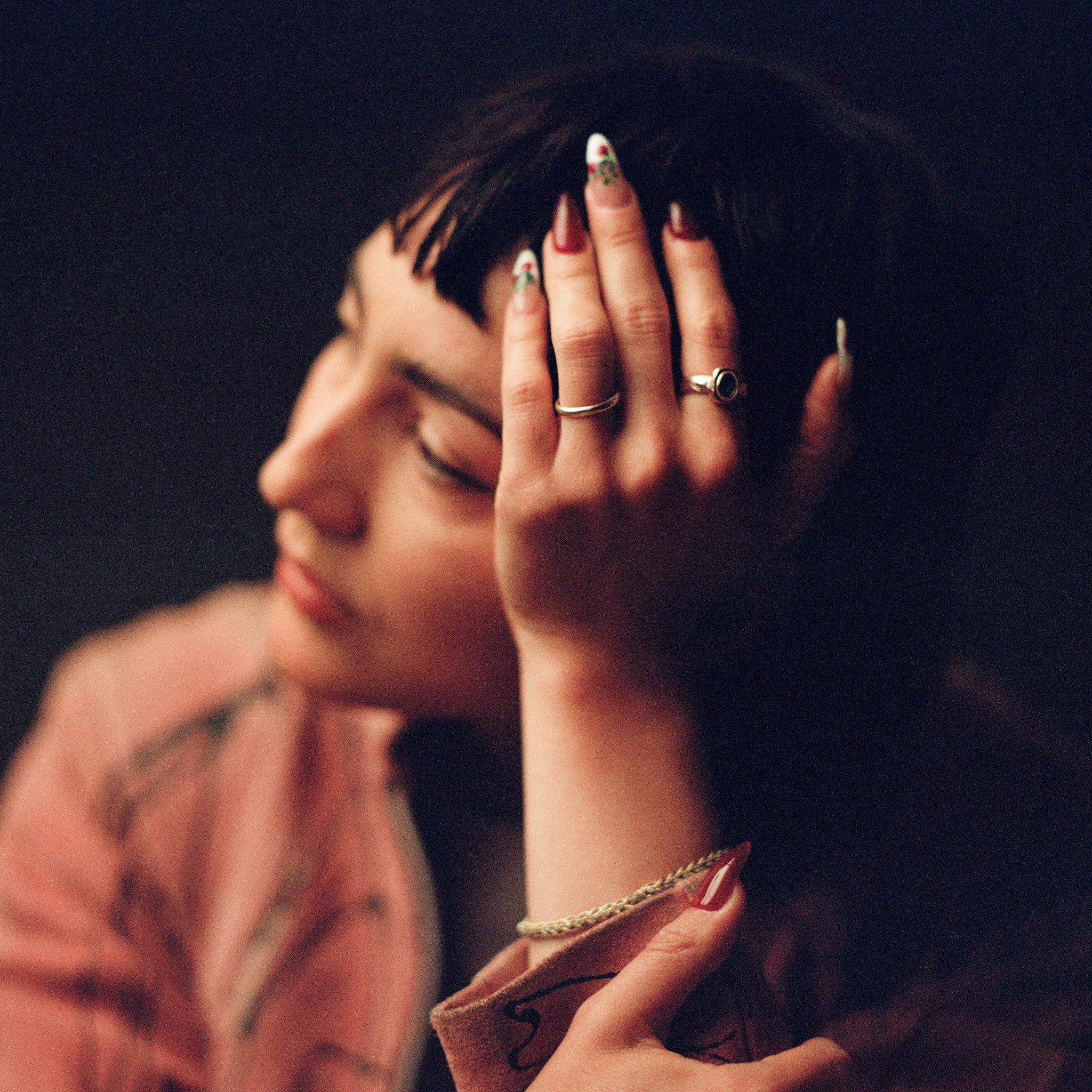 Graveshire Ring / yellow gold + blue sapphire