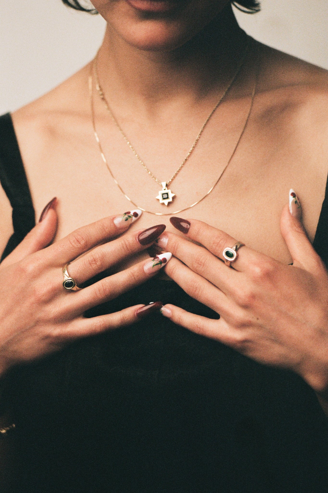 Graveshire Pendant / rose gold + emerald