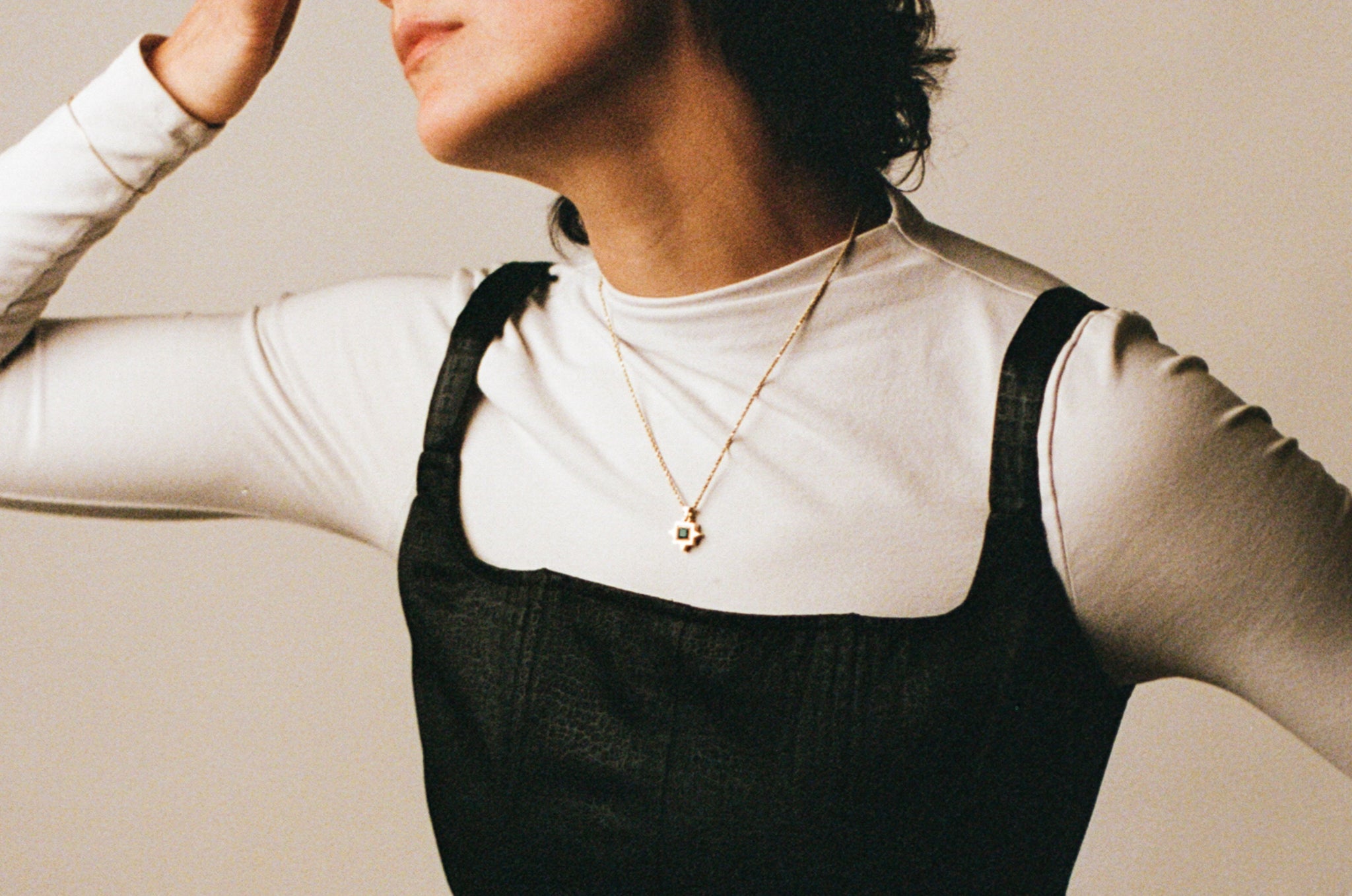 Graveshire Pendant / rose gold + emerald