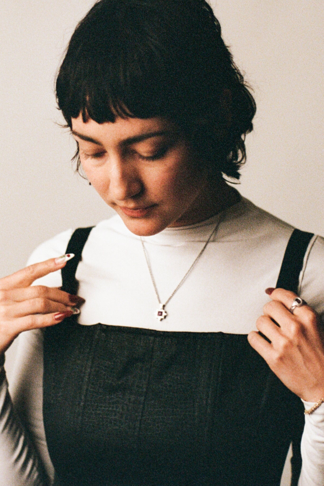 Graveshire Pendant / white gold + ruby