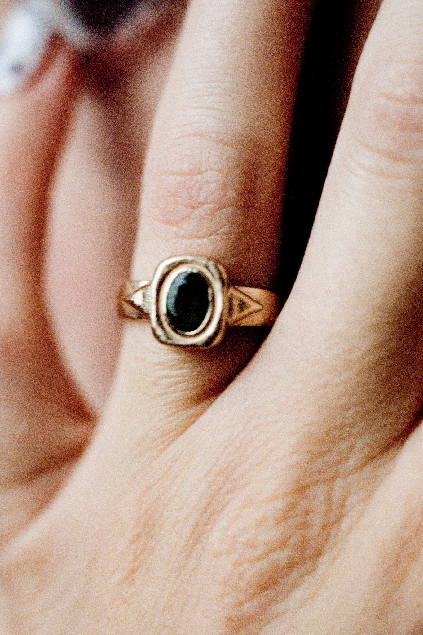 Graveshire Ring / rose gold + emerald