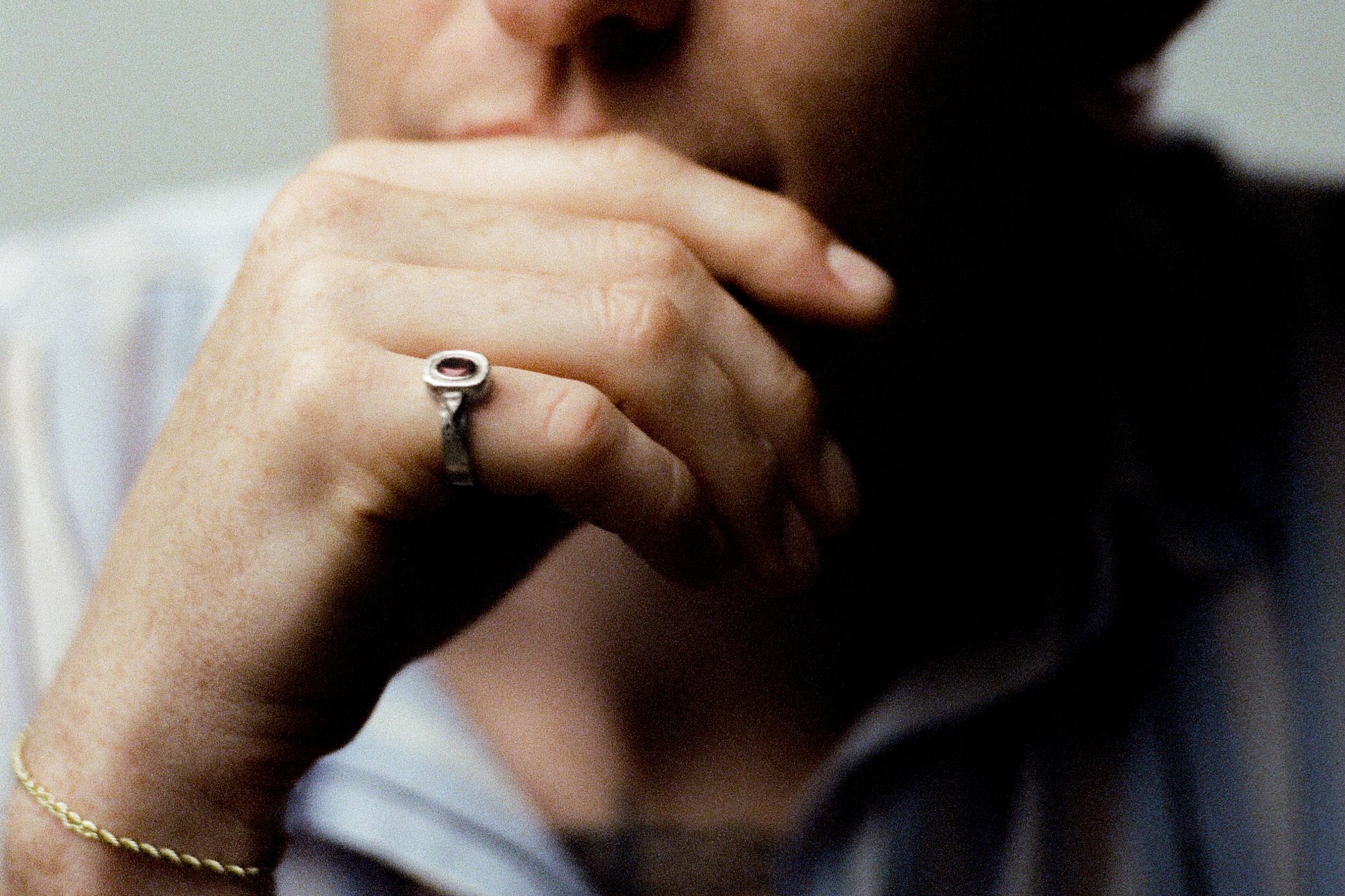 Graveshire Ring / white gold + ruby