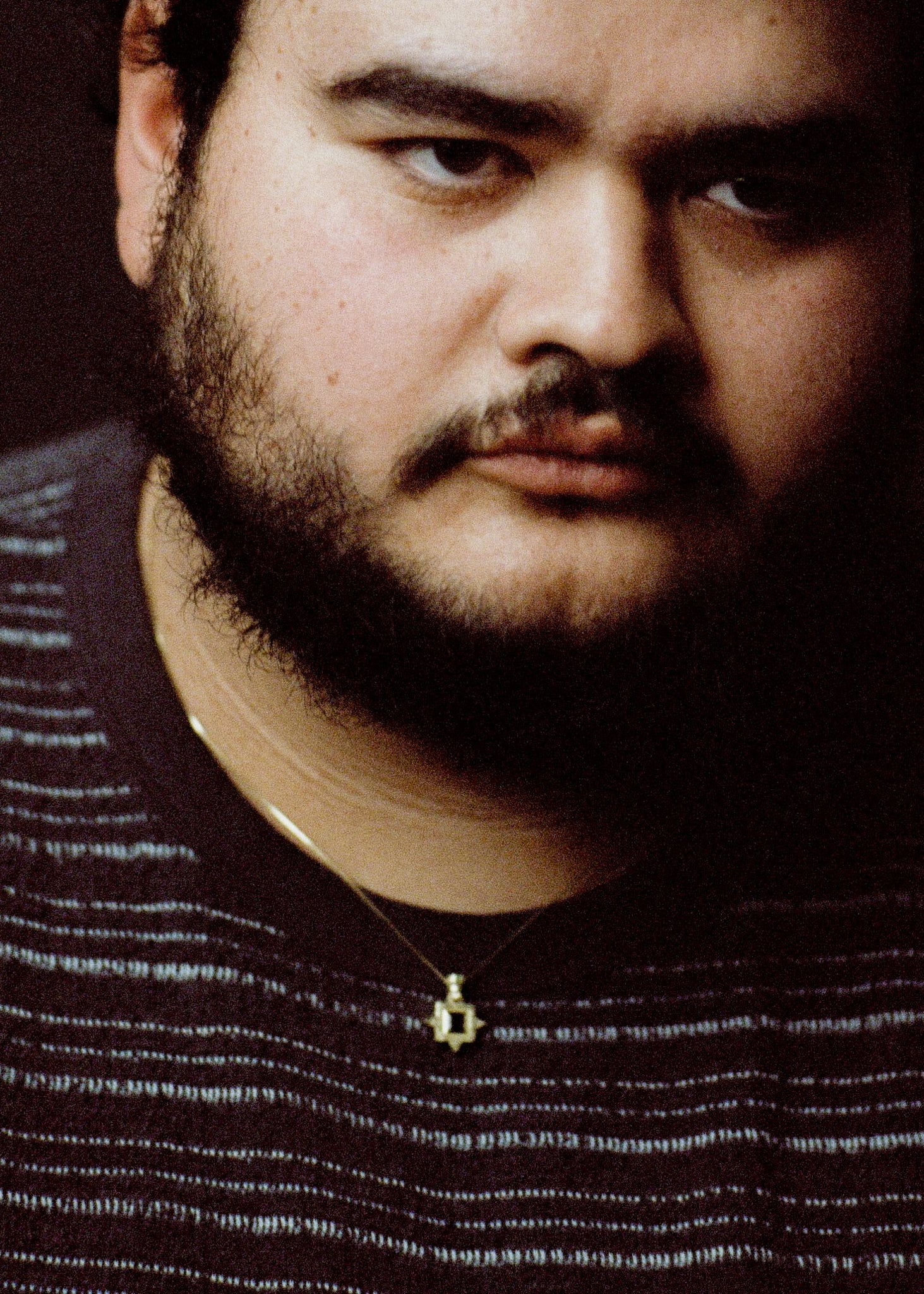 Graveshire Pendant / yellow gold + blue sapphire