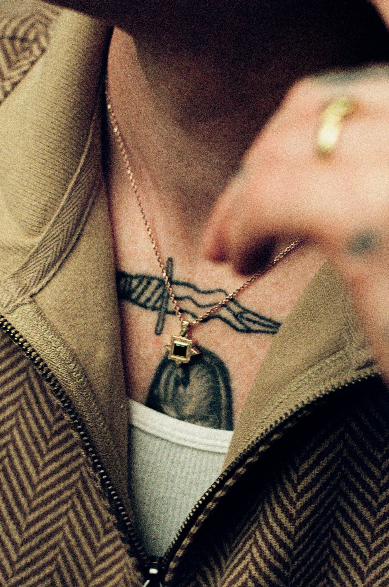 Graveshire Pendant / rose gold + emerald