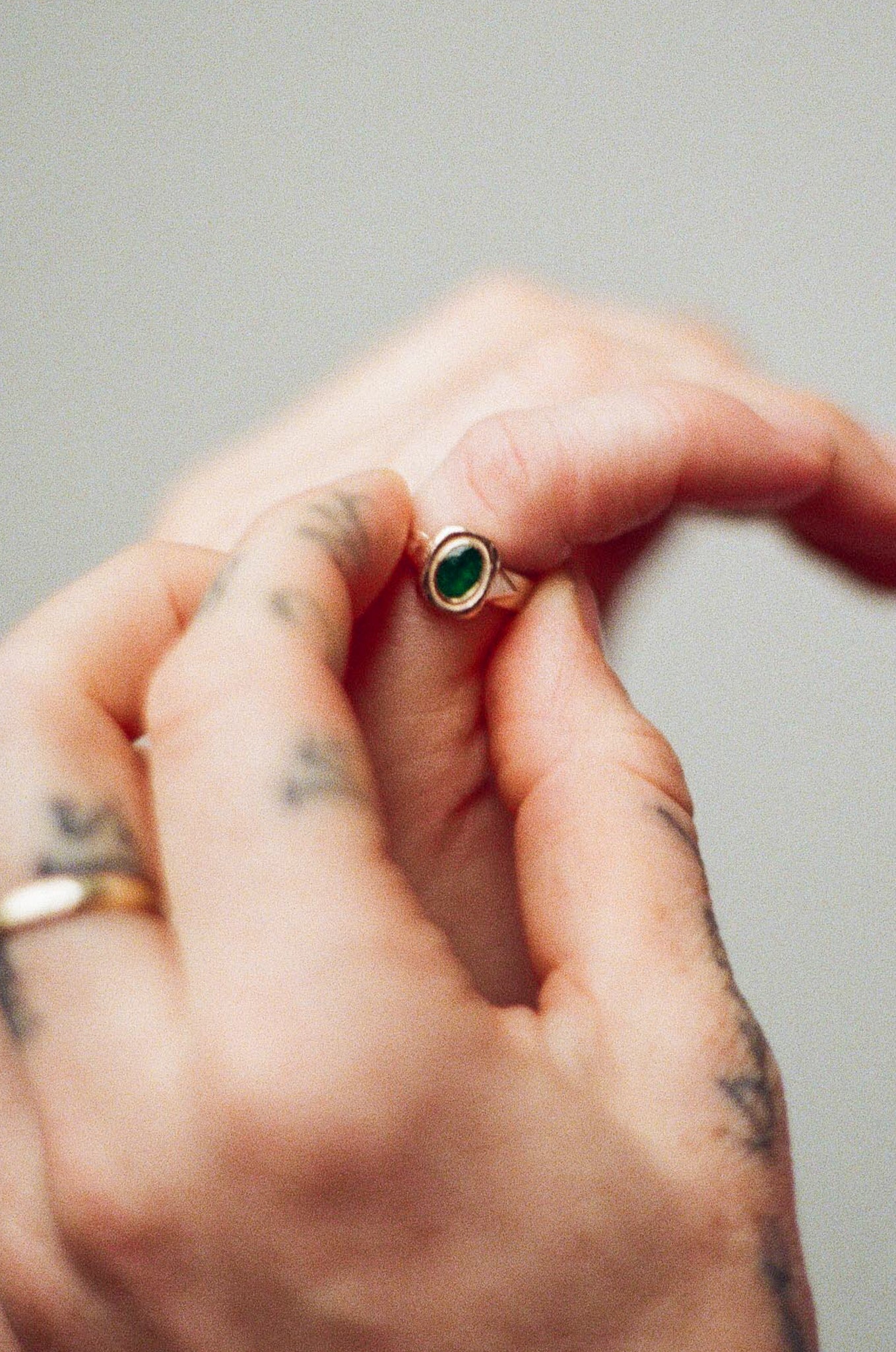 Graveshire Ring / rose gold + emerald