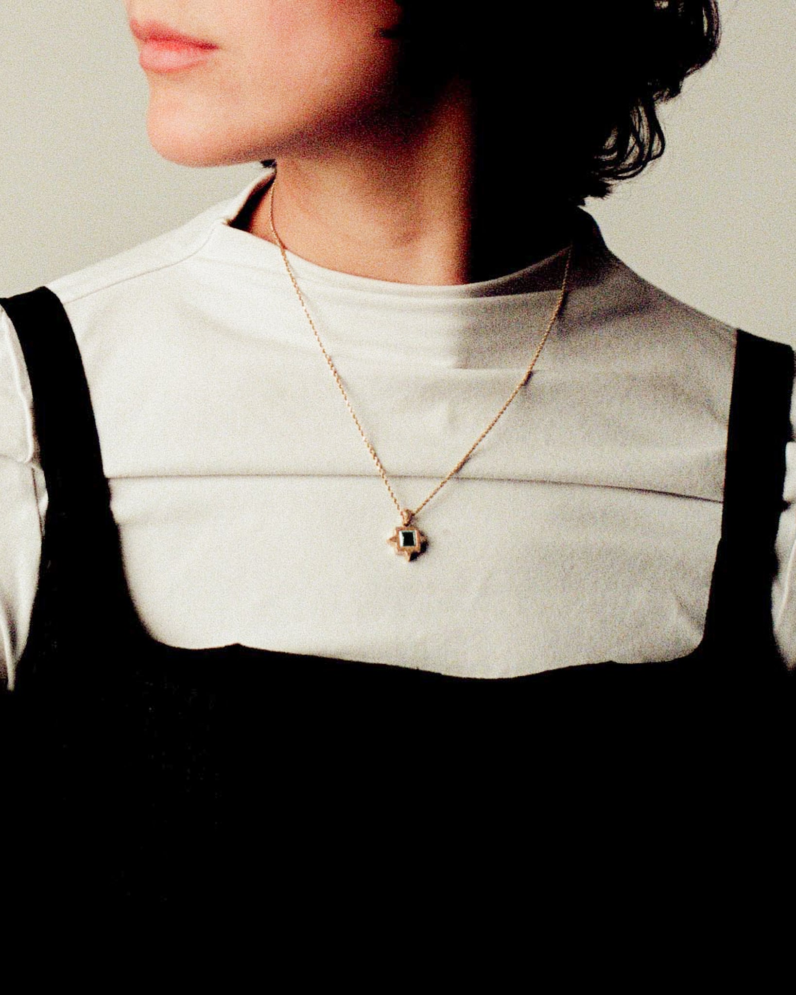 Graveshire Pendant / rose gold + emerald