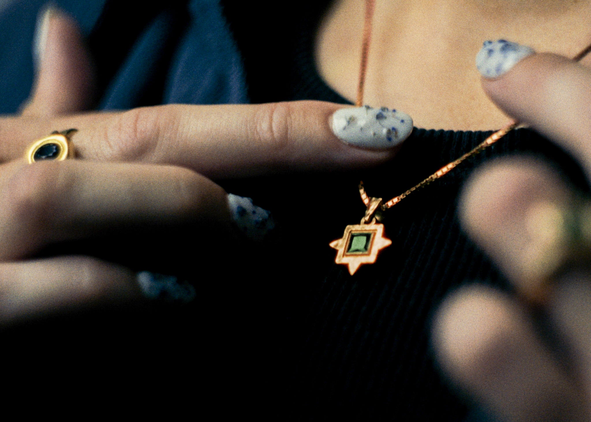 Graveshire Pendant / rose gold + emerald