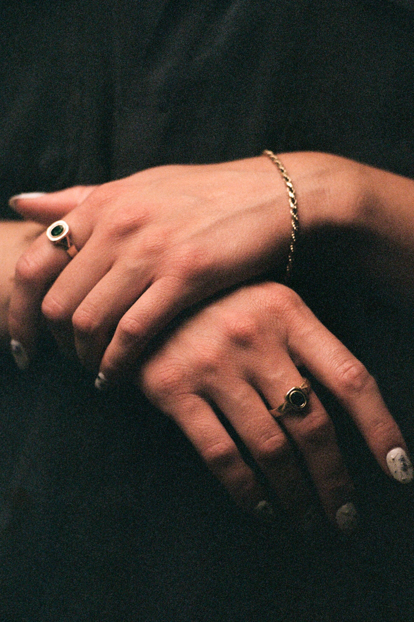 Graveshire Ring / yellow gold + blue sapphire