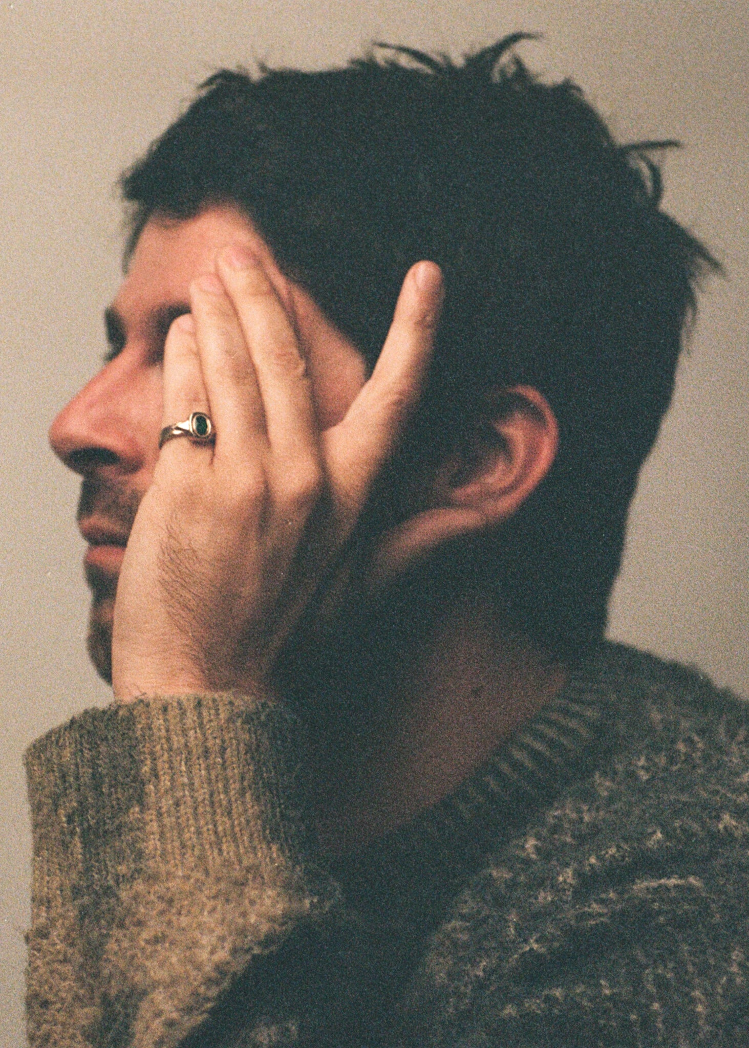 Graveshire Ring / yellow gold + blue sapphire