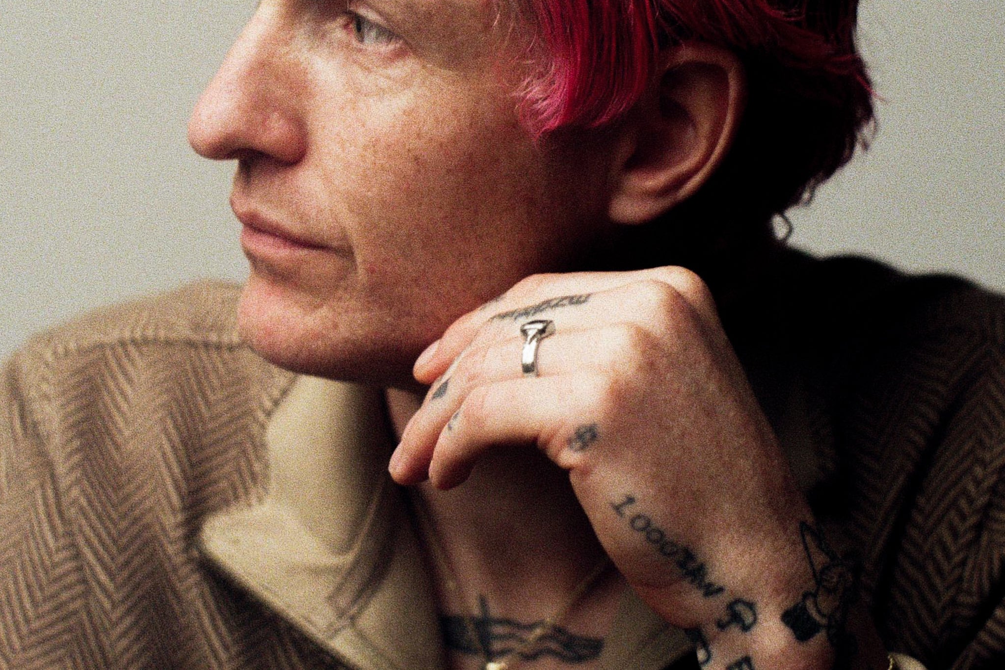 Graveshire Ring / white gold + ruby