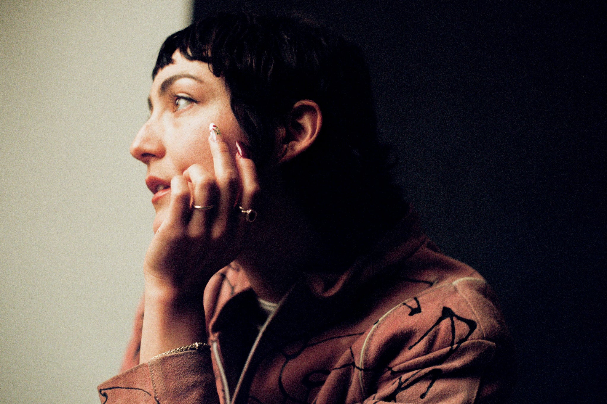 Graveshire Ring / yellow gold + blue sapphire