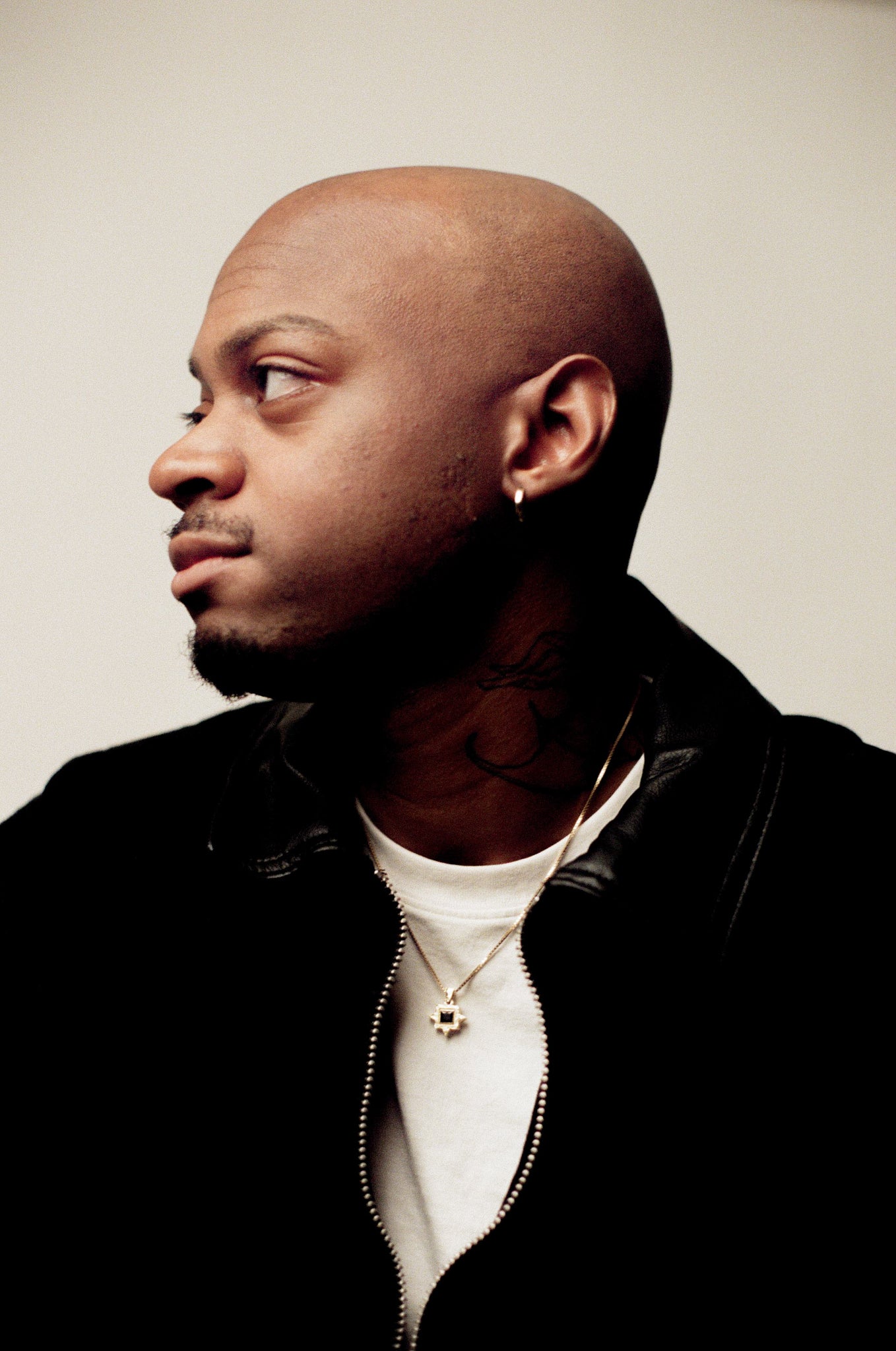 Graveshire Pendant / yellow gold + blue sapphire