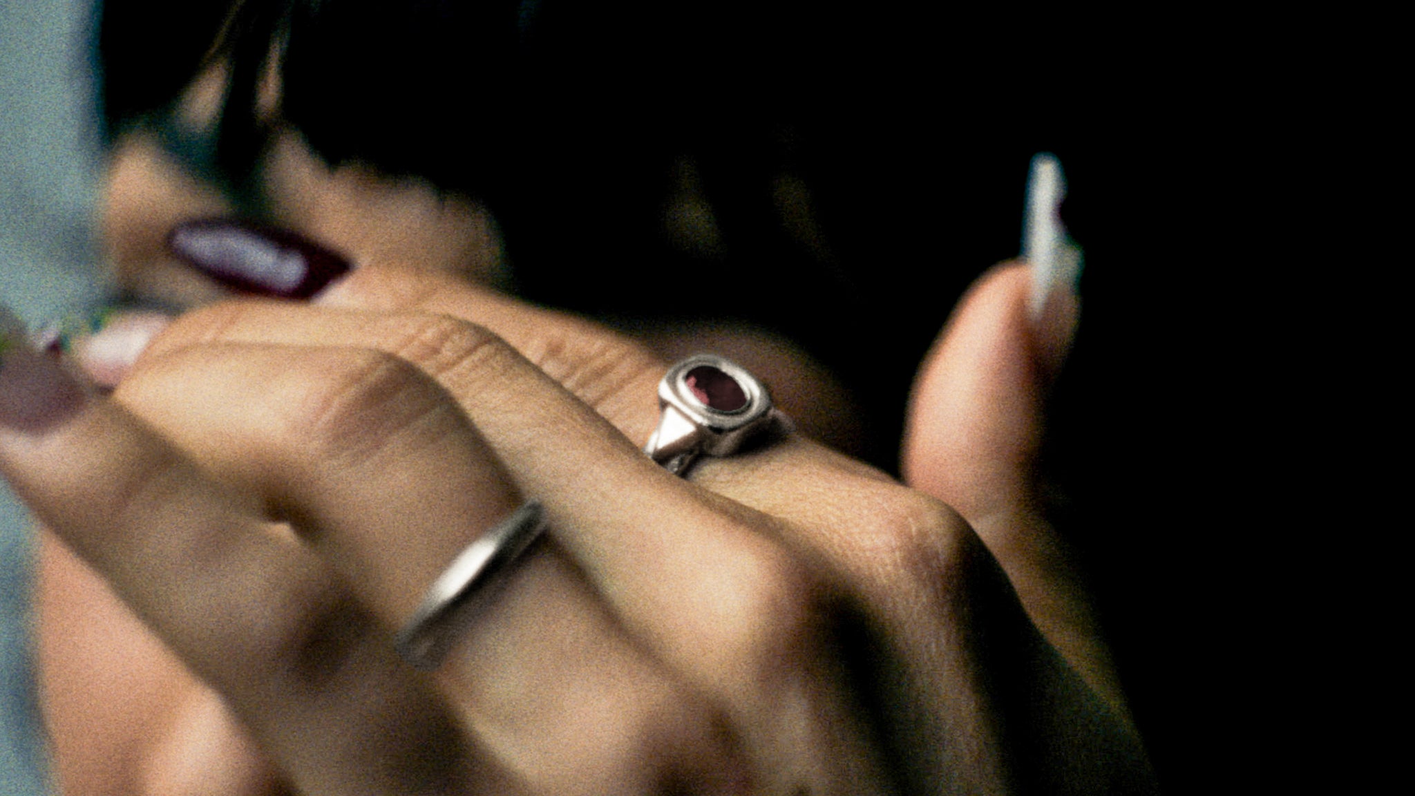 Graveshire Ring / white gold + ruby