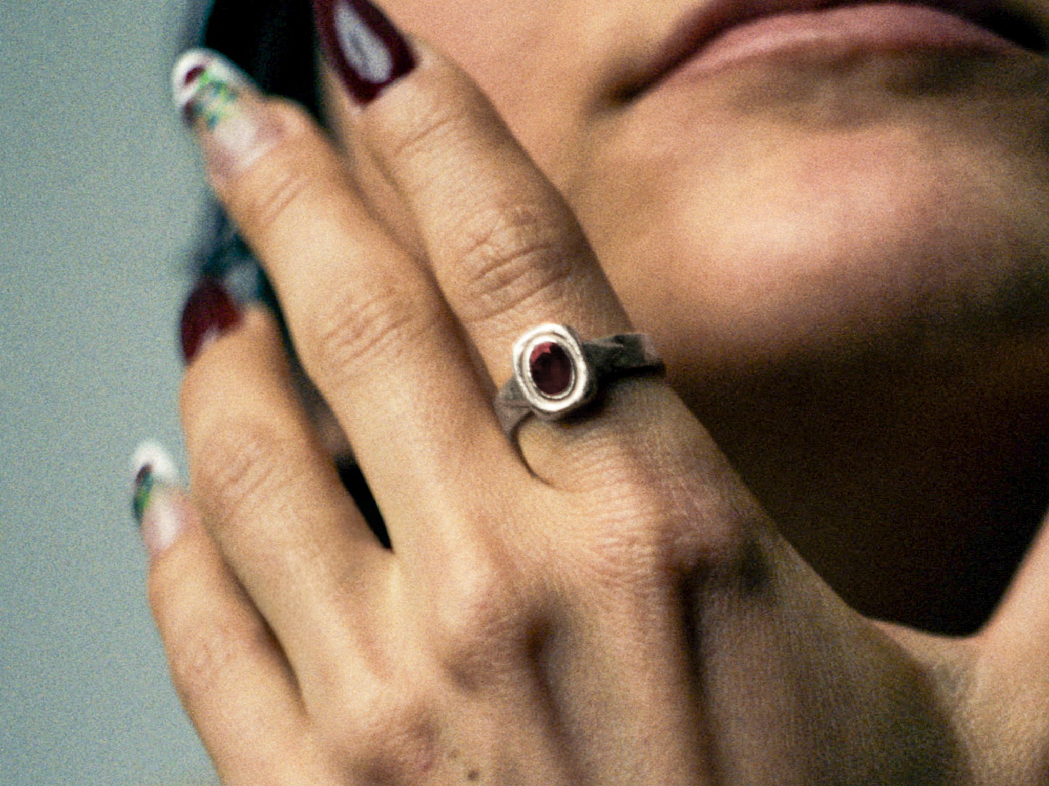 Graveshire Ring / white gold + ruby